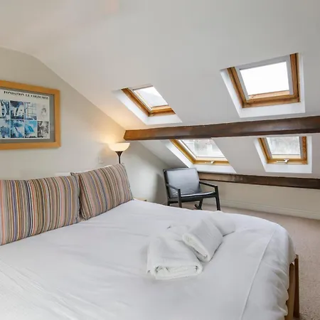 Minster House - Group Hot Tub