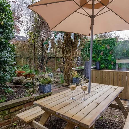 Dom wakacyjny Minster House - Group Hot Tub