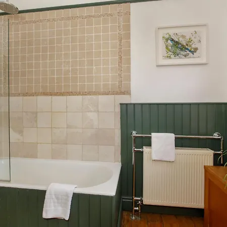 Minster House - Group Hot Tub * York