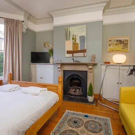 Minster House - Group Hot Tub