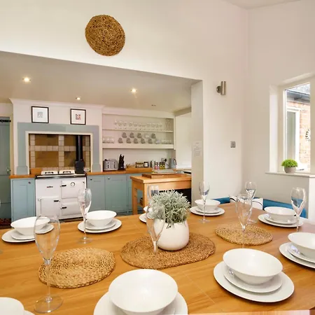 Minster House - Group Hot Tub *