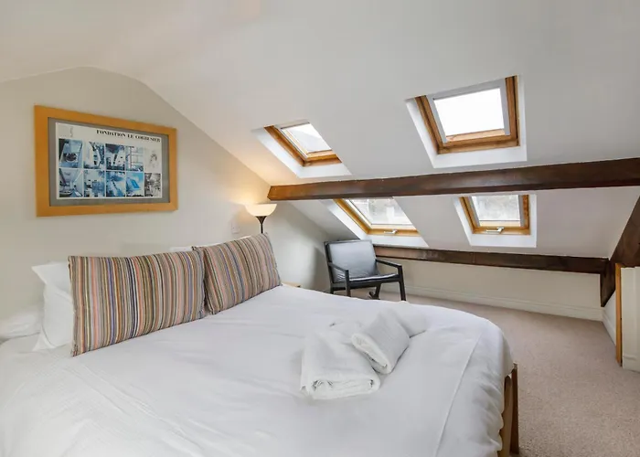 Minster House - Group Hot Tub