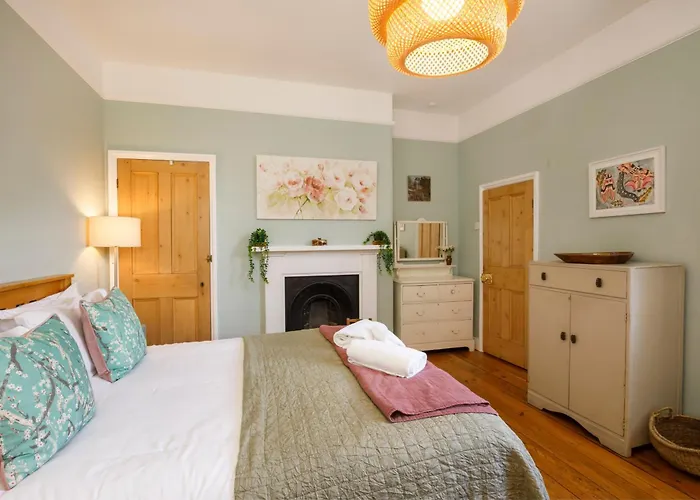 Minster House - Group Hot Tub York