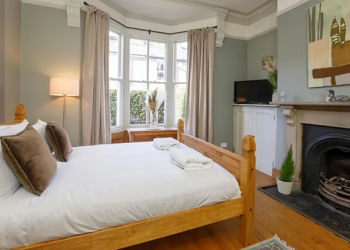 Minster House - Group Hot Tub