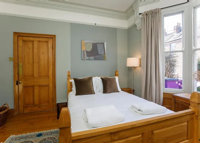 Minster House - Group Hot Tub