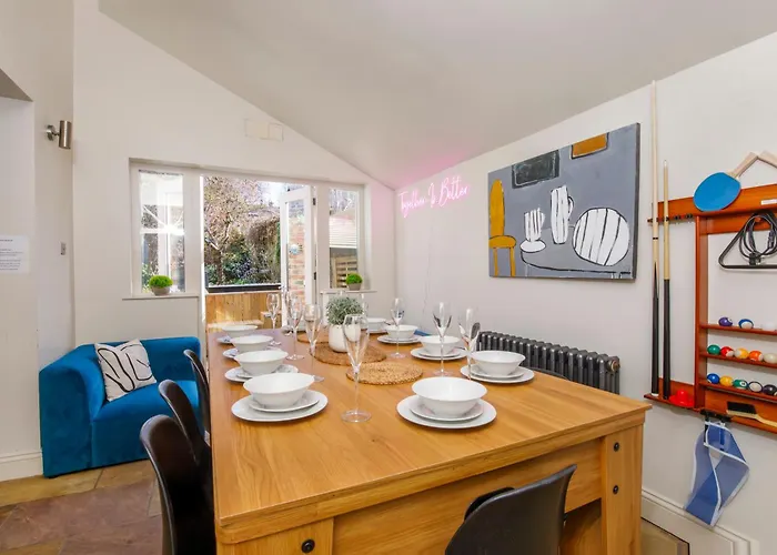 Minster House - Group Hot Tub *