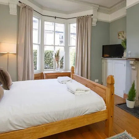 Minster House - Group Hot Tub