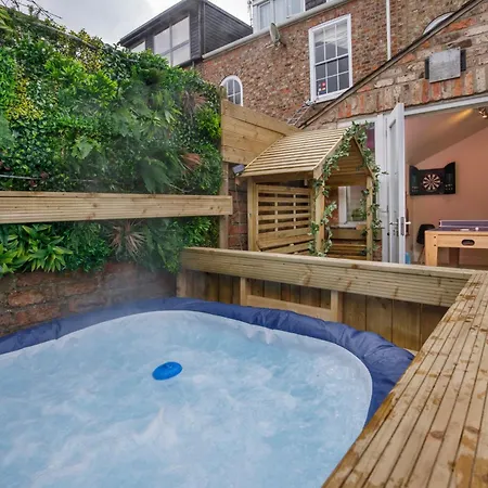 Hébergement de vacances Minster House - Group Hot Tub *